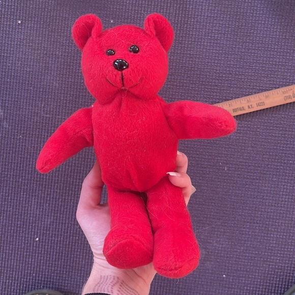 Red bear - Picture 2 of 9